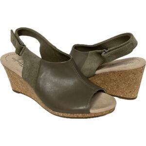 NEW CLARKS Collection Lafley Joy Leather Wedge Sandal SZ 9 Olive Green Slingback